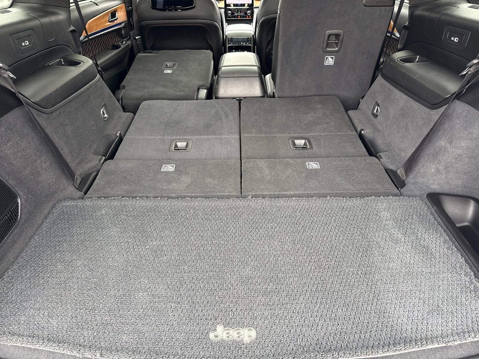 2023 Jeep Grand Cherokee L Summit Reserve