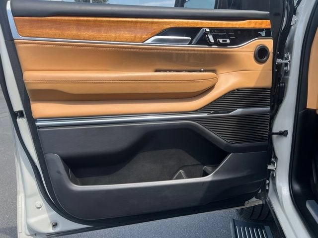 2022 Jeep Grand Wagoneer Series III - Photo 11