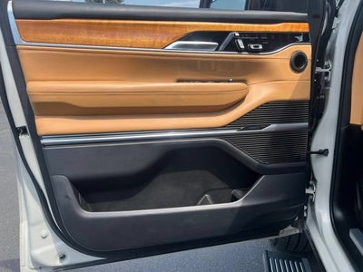 2022 Jeep Grand Wagoneer Series III