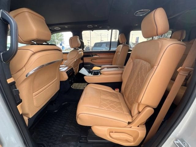 2022 Jeep Grand Wagoneer Series III - Photo 24