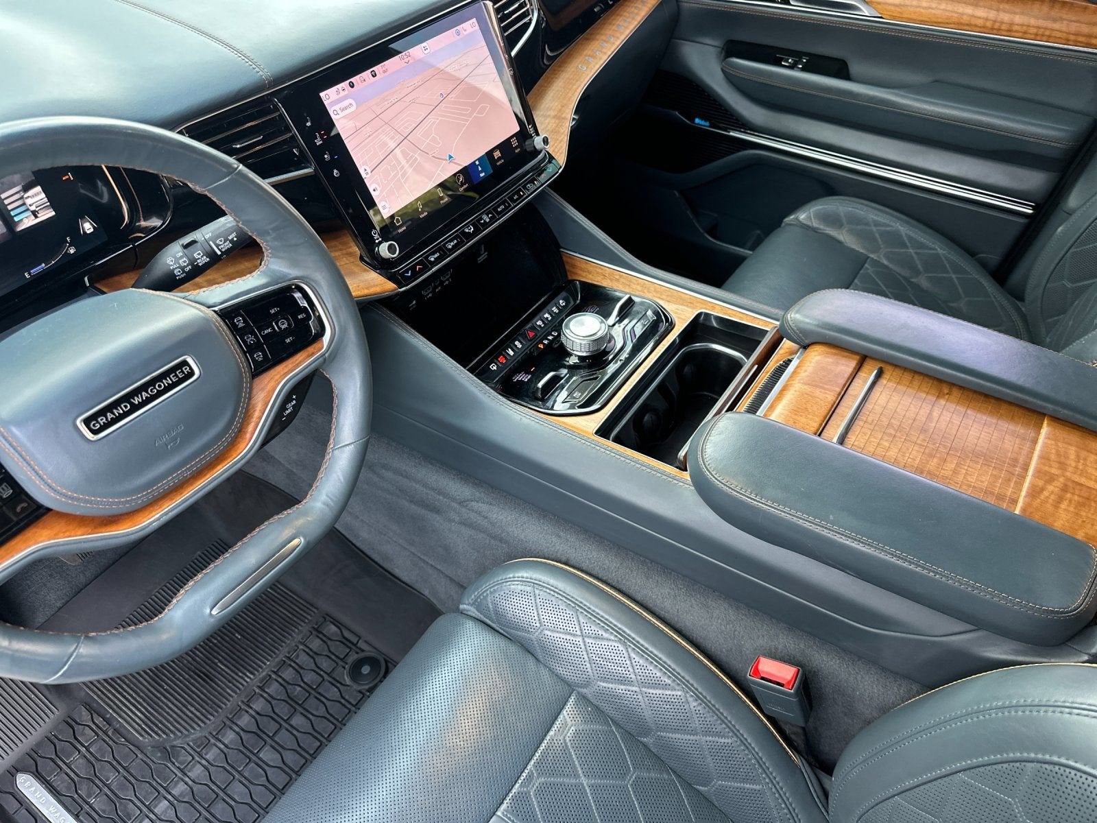 2022 Jeep Grand Wagoneer Series III - Photo 10