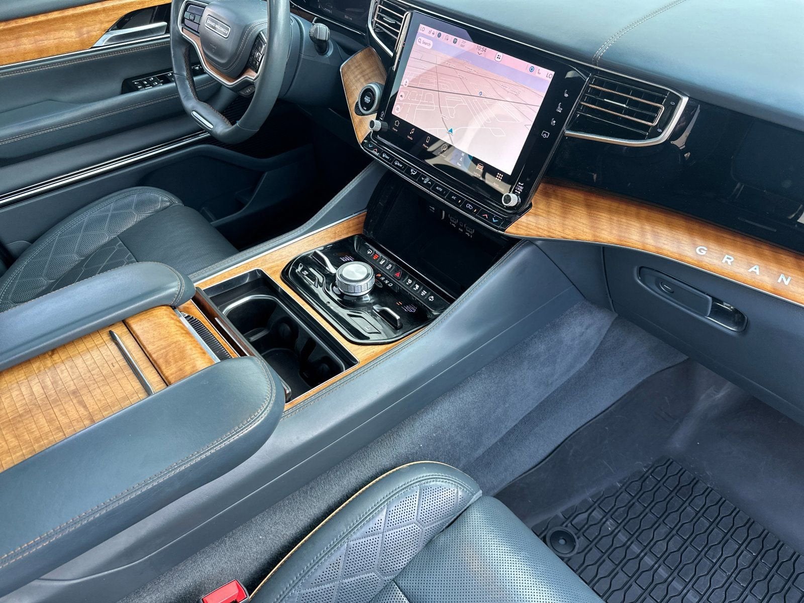 2022 Jeep Grand Wagoneer Series III - Photo 19