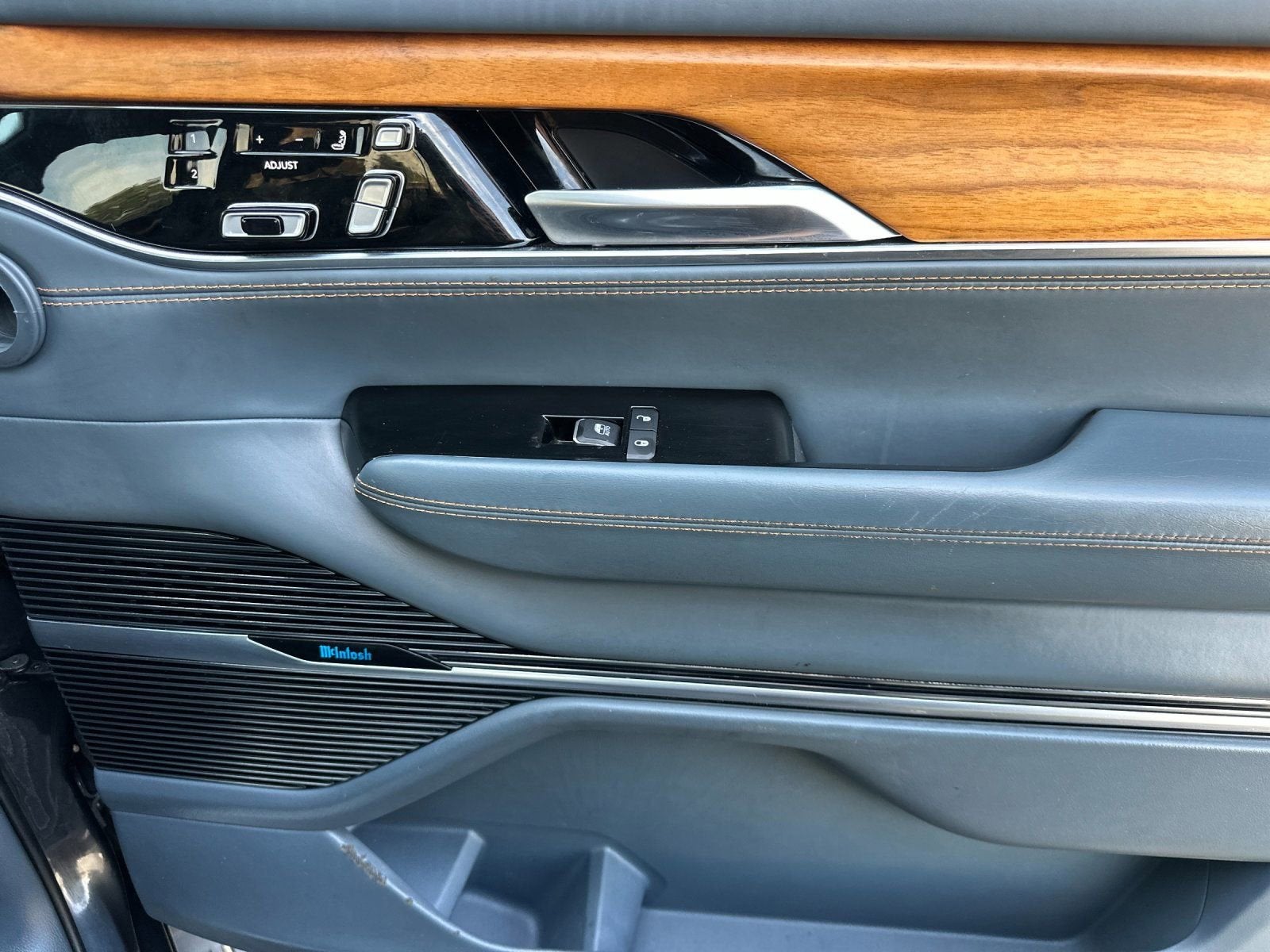 2022 Jeep Grand Wagoneer Series III - Photo 21