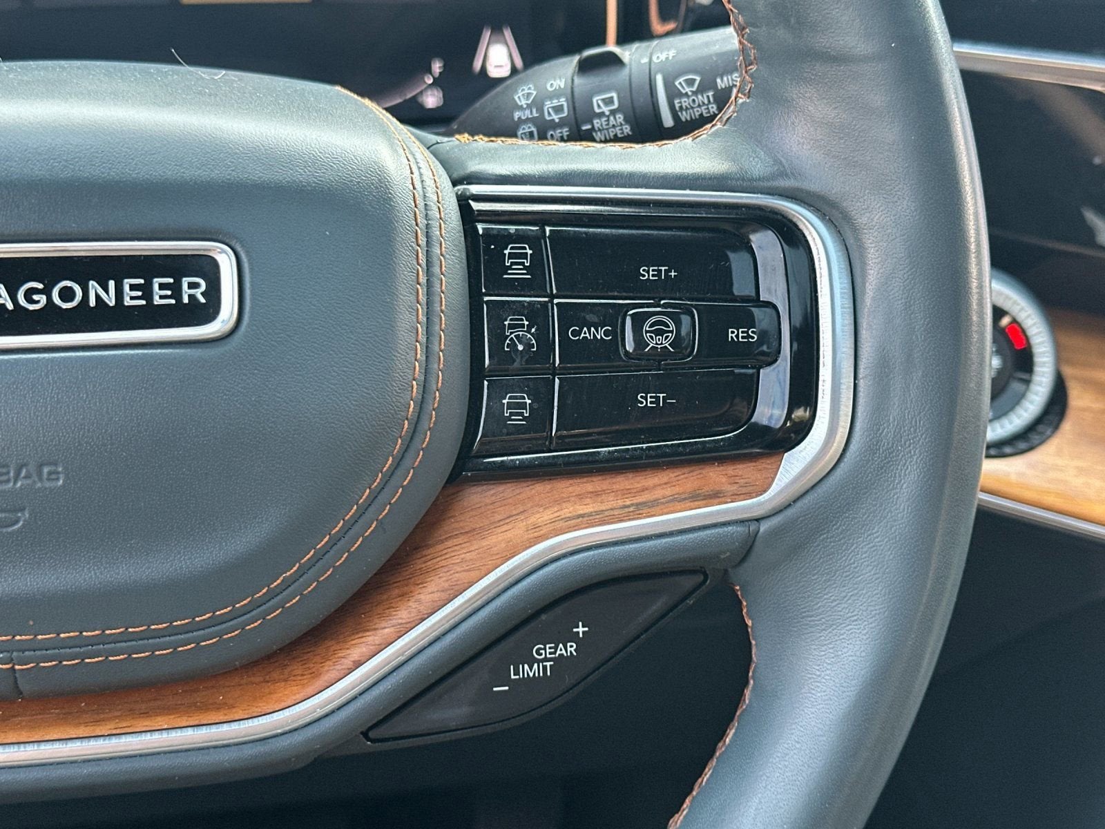 2022 Jeep Grand Wagoneer Series III - Photo 31