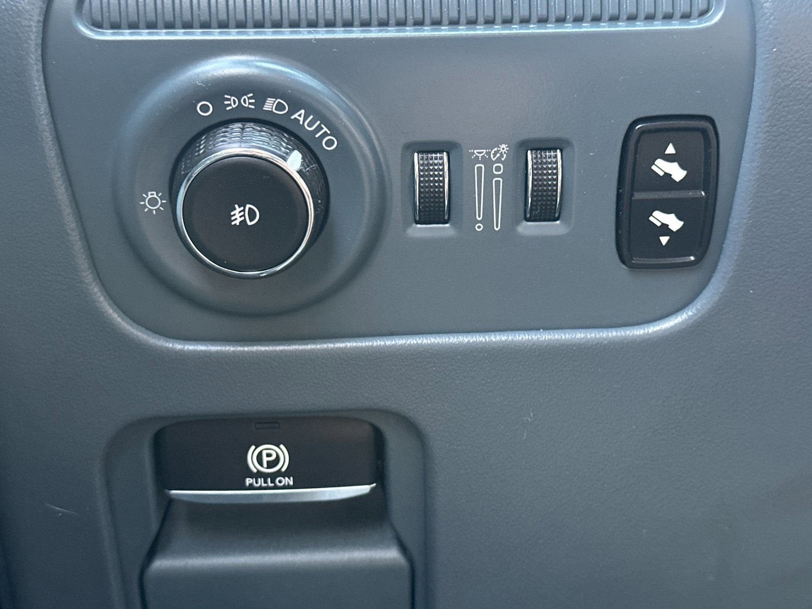 2022 Jeep Grand Wagoneer Series III - Photo 36