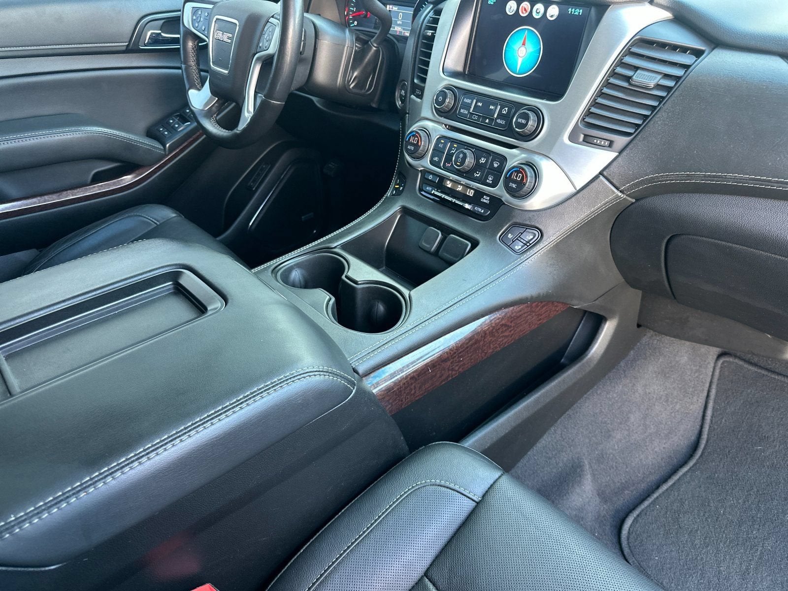 2020 GMC Yukon SLT - Photo 18