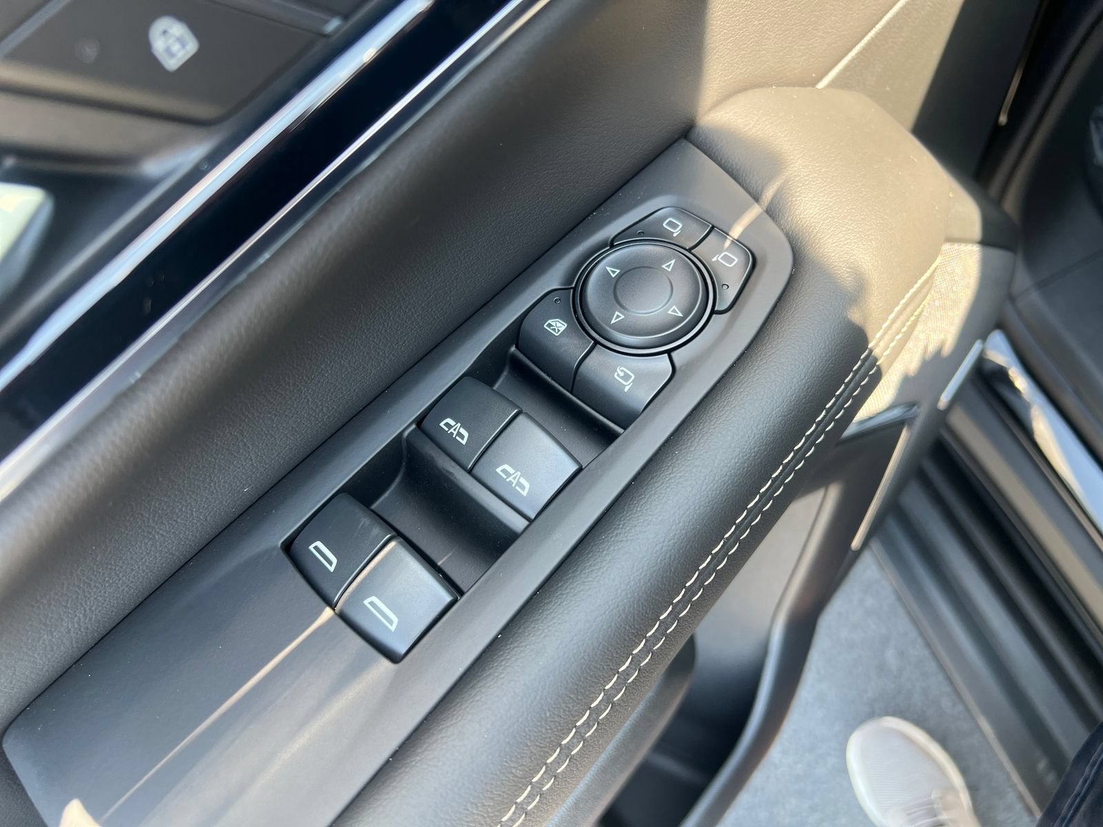 2026 GMC Yukon XL Elevation - Photo 11