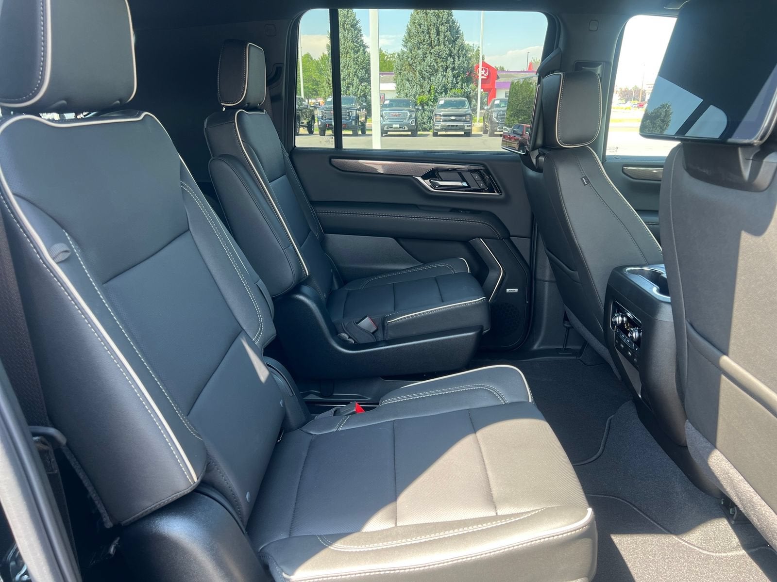 2026 GMC Yukon XL Elevation - Photo 32