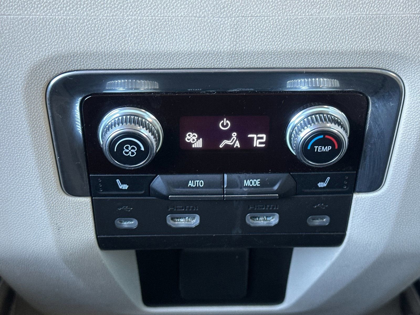 2021 GMC Yukon XL Denali - Photo 14
