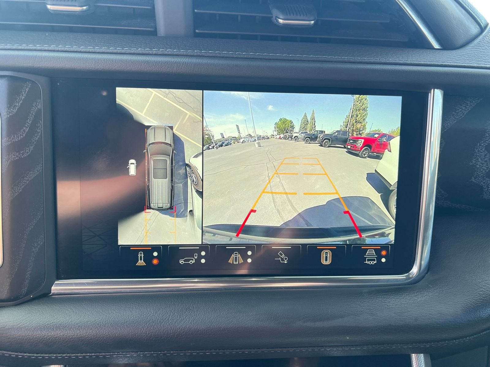 2023 GMC Yukon XL Denali - Photo 17