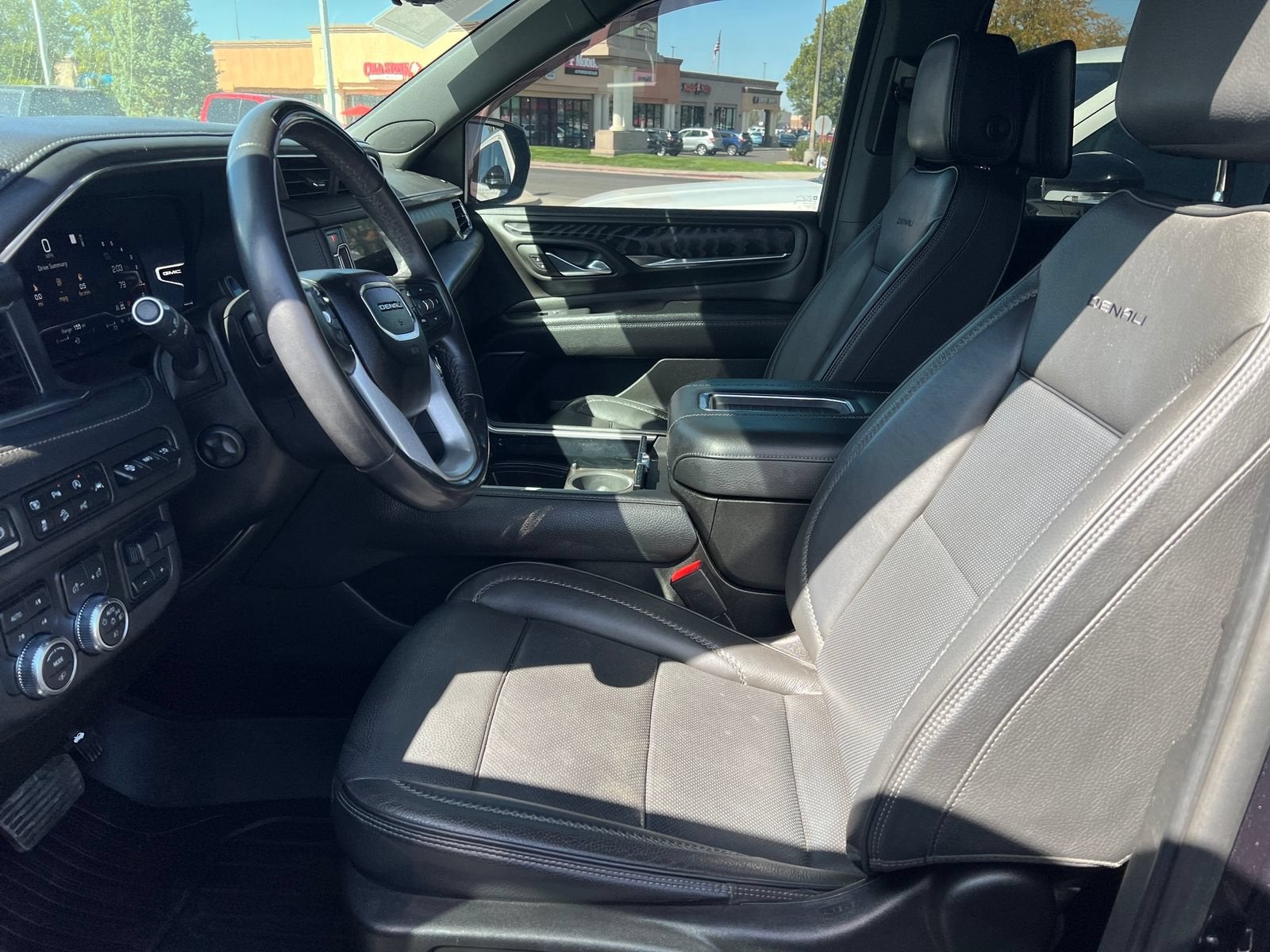 2023 GMC Yukon XL Denali - Photo 18