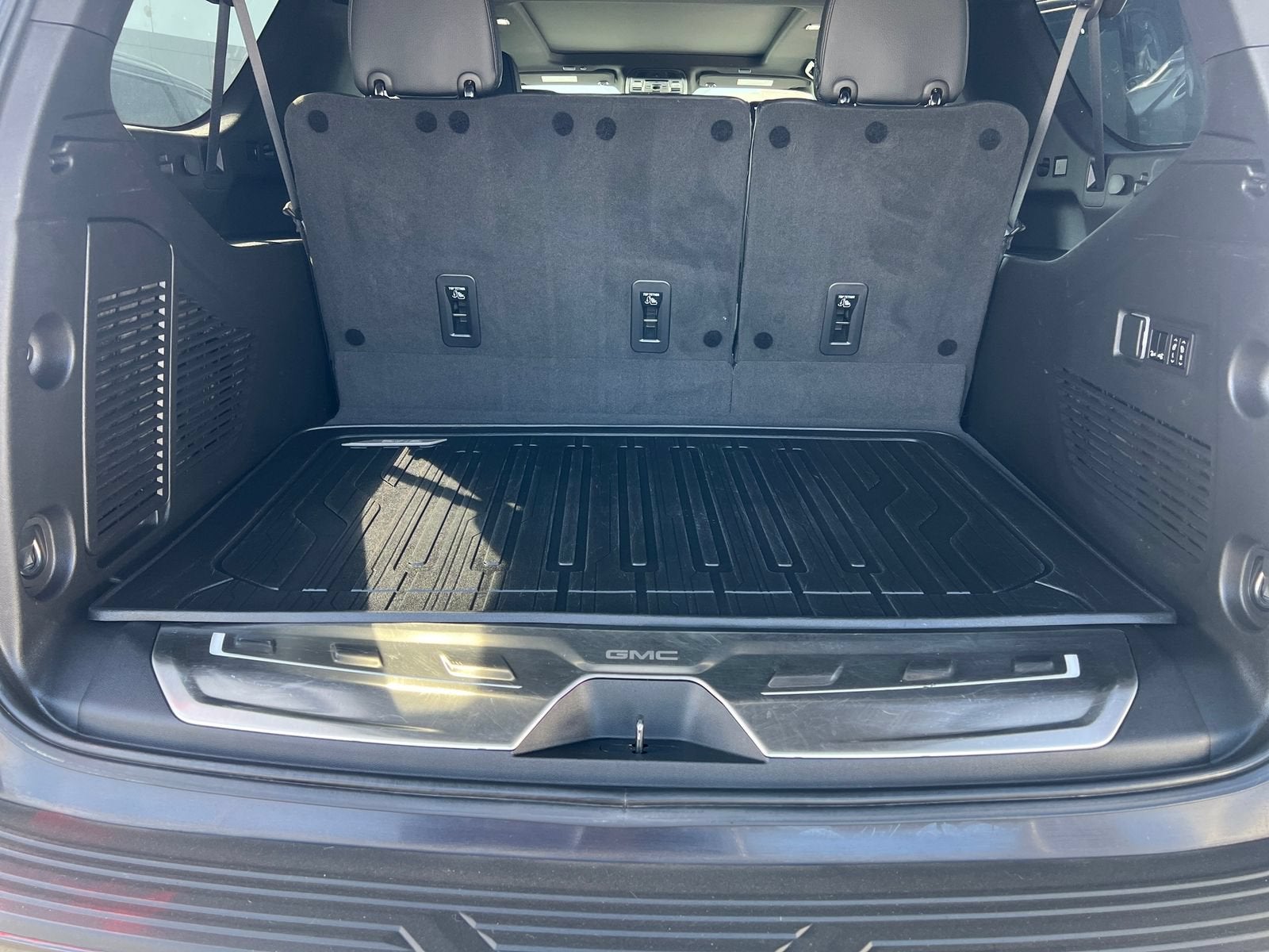 2023 GMC Yukon XL Denali - Photo 33