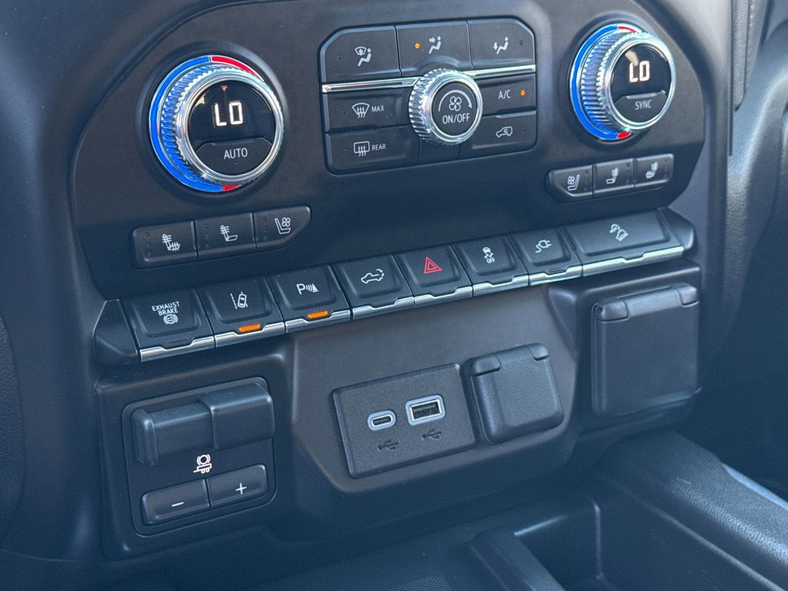 2023 GMC Sierra 2500HD AT4 - Photo 24