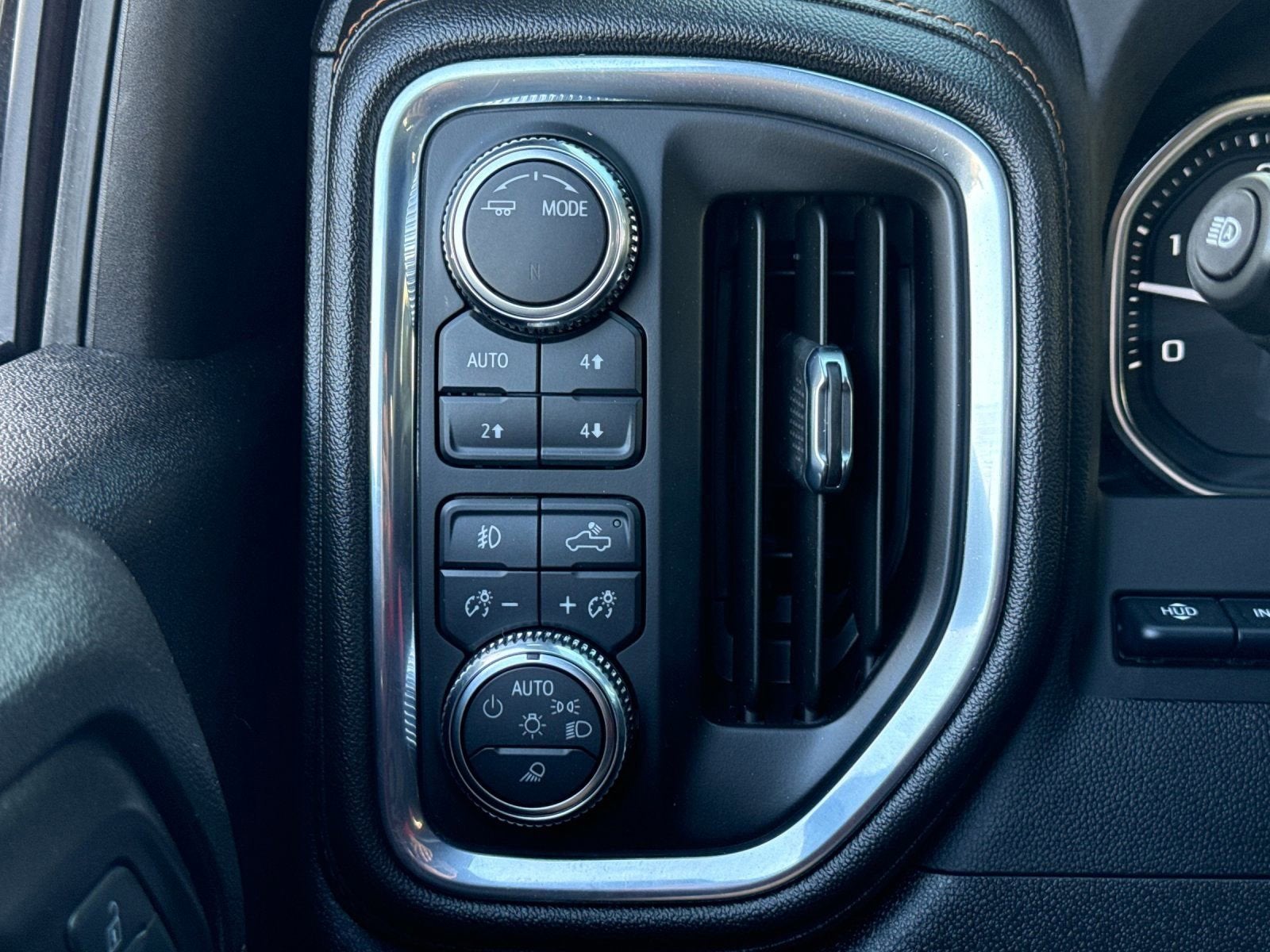 2023 GMC Sierra 2500HD AT4 - Photo 32