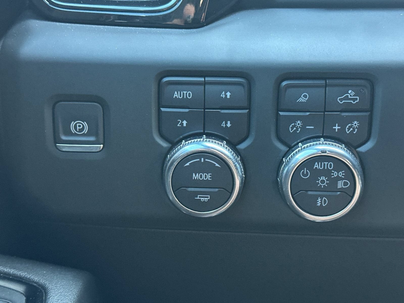 2024 GMC Sierra 3500HD AT4 - Photo 32