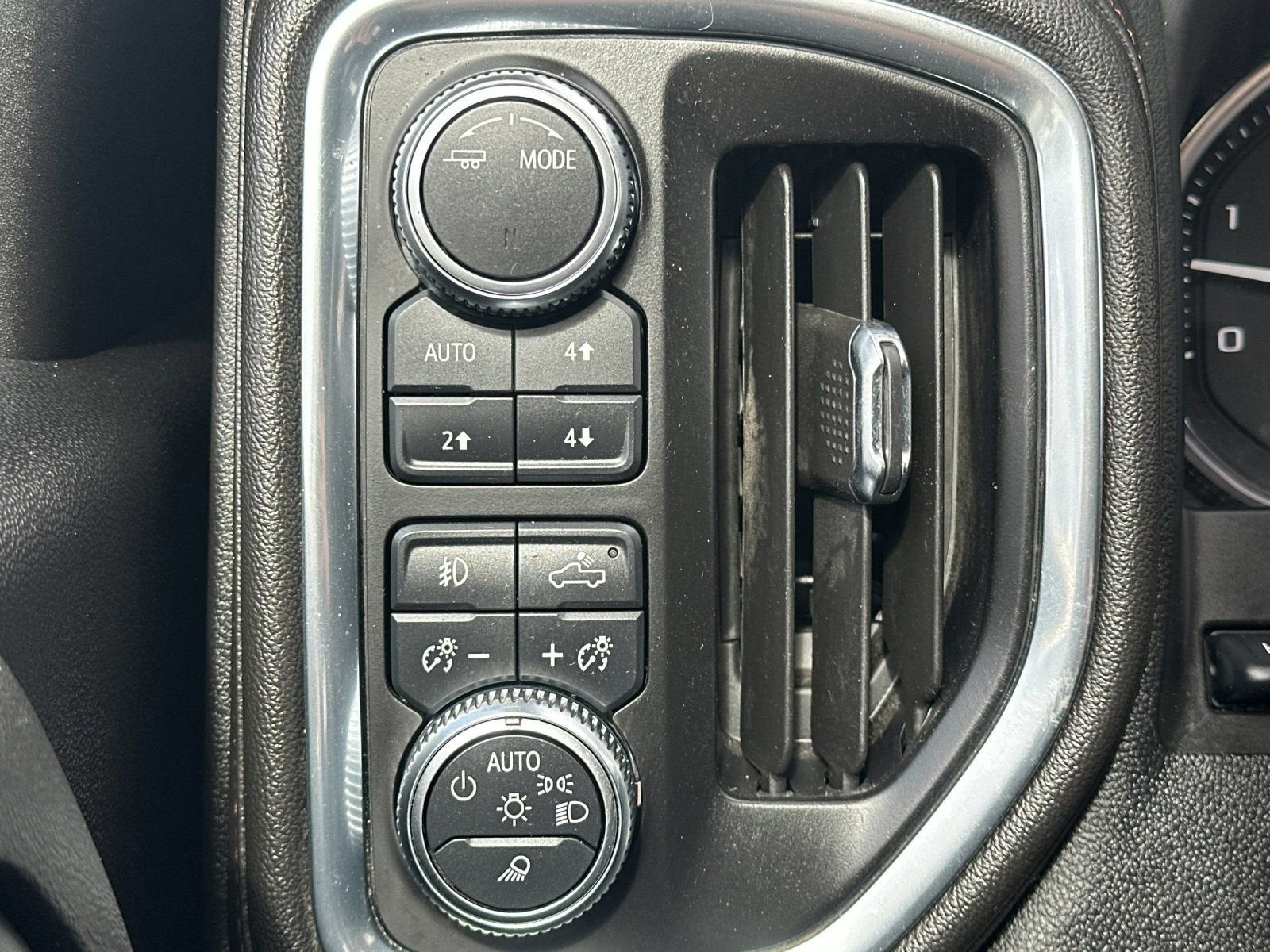 2023 GMC Sierra 3500HD AT4 - Photo 32