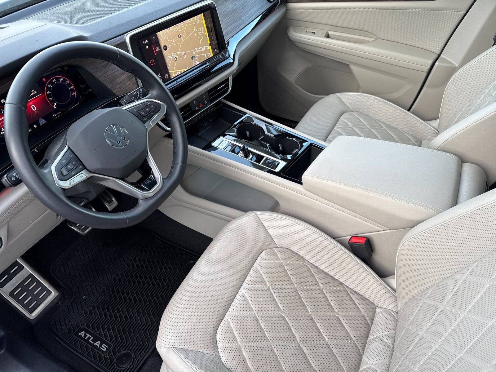 2024 Volkswagen Atlas 2.0T SEL Premium R-Line