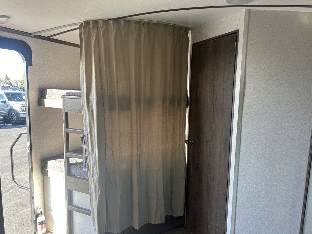 2020 KEYSTONE TRAVEL TRAILER Base