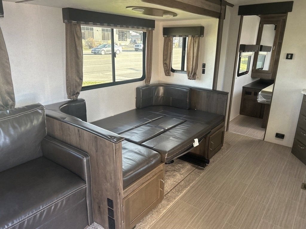 2020 KEYSTONE TRAVEL TRAILER Base
