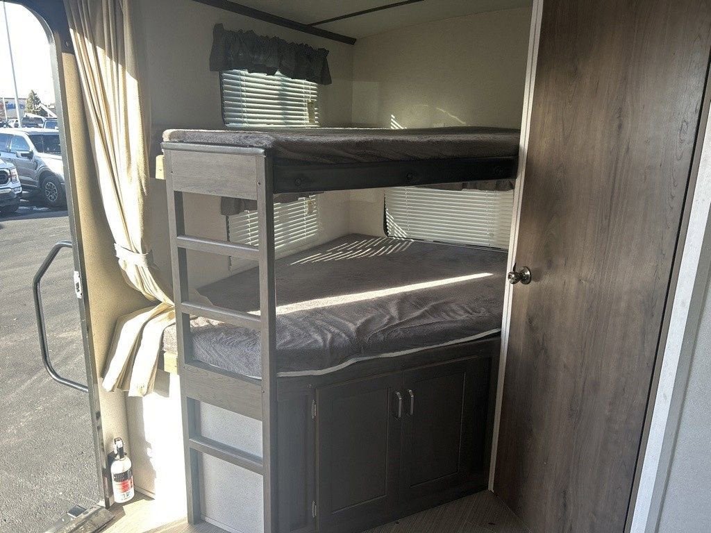 2020 KEYSTONE TRAVEL TRAILER Base