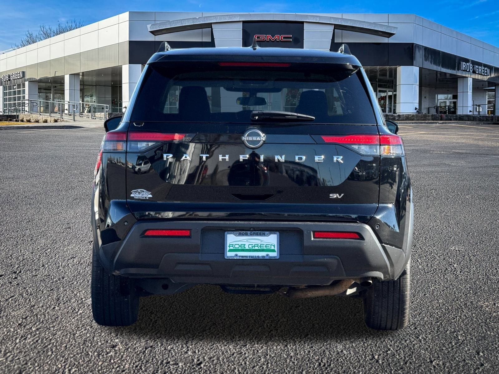 2022 Nissan Pathfinder SV