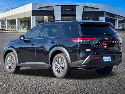 2022 Nissan Pathfinder SV