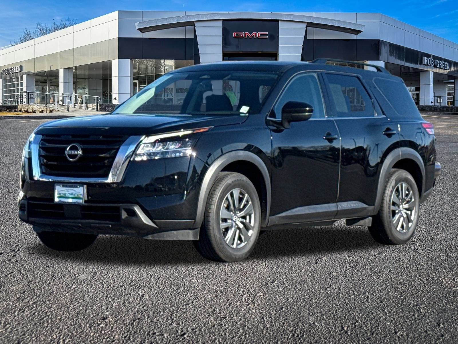 2022 Nissan Pathfinder SV