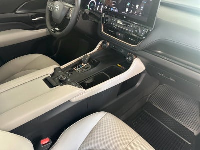 2025 Toyota Grand Highlander Hybrid MAX Limited