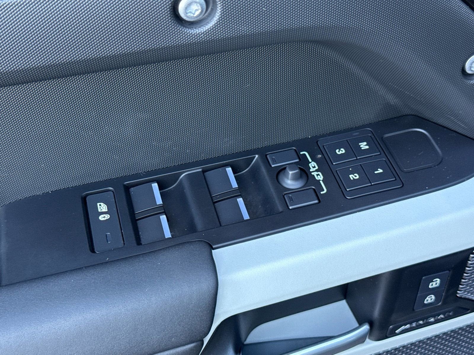 2024 Land Rover Defender S