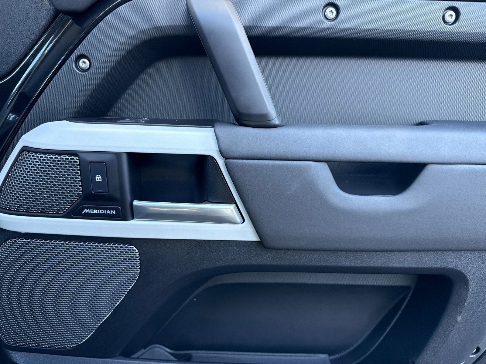 2024 Land Rover Defender S